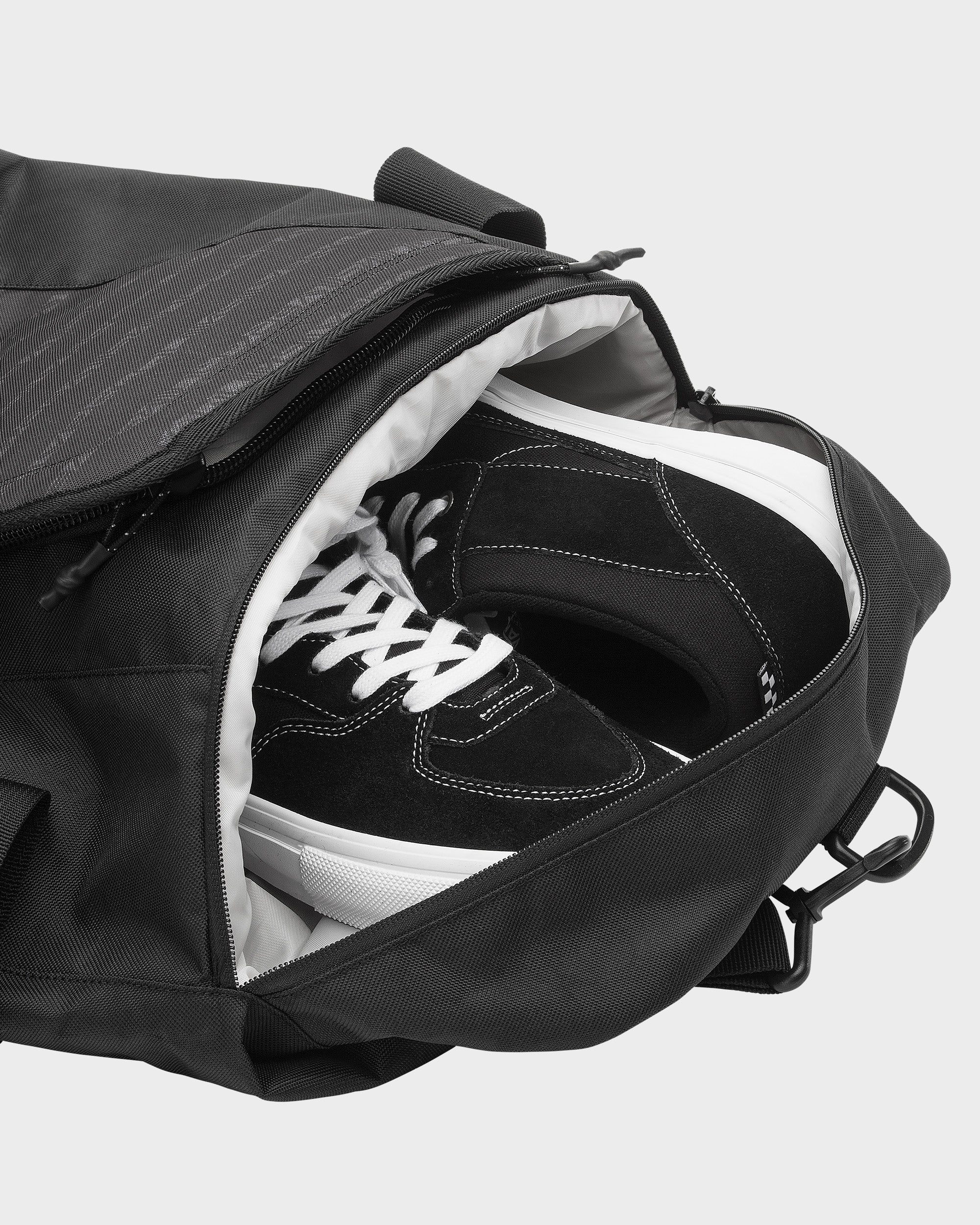 Shelter Duffel - Black | Quiksilver