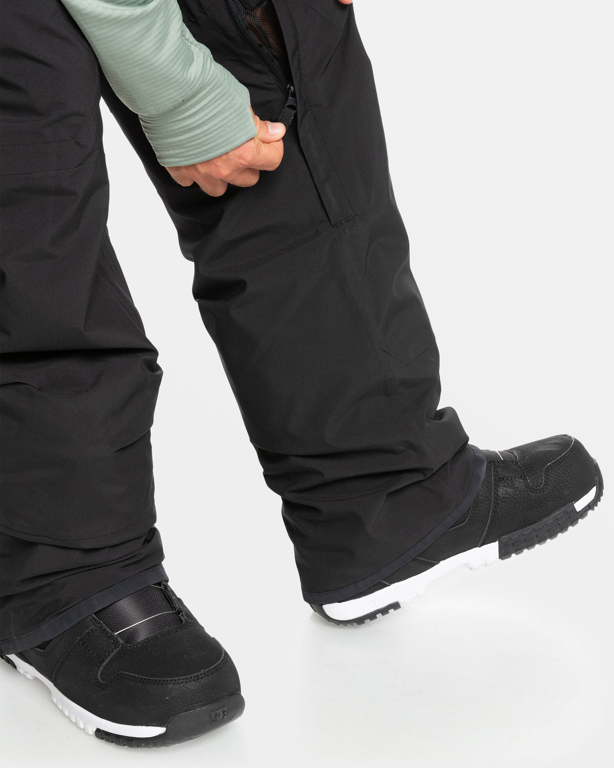 Utility-Bib-Snow-Pants-True-Black-10