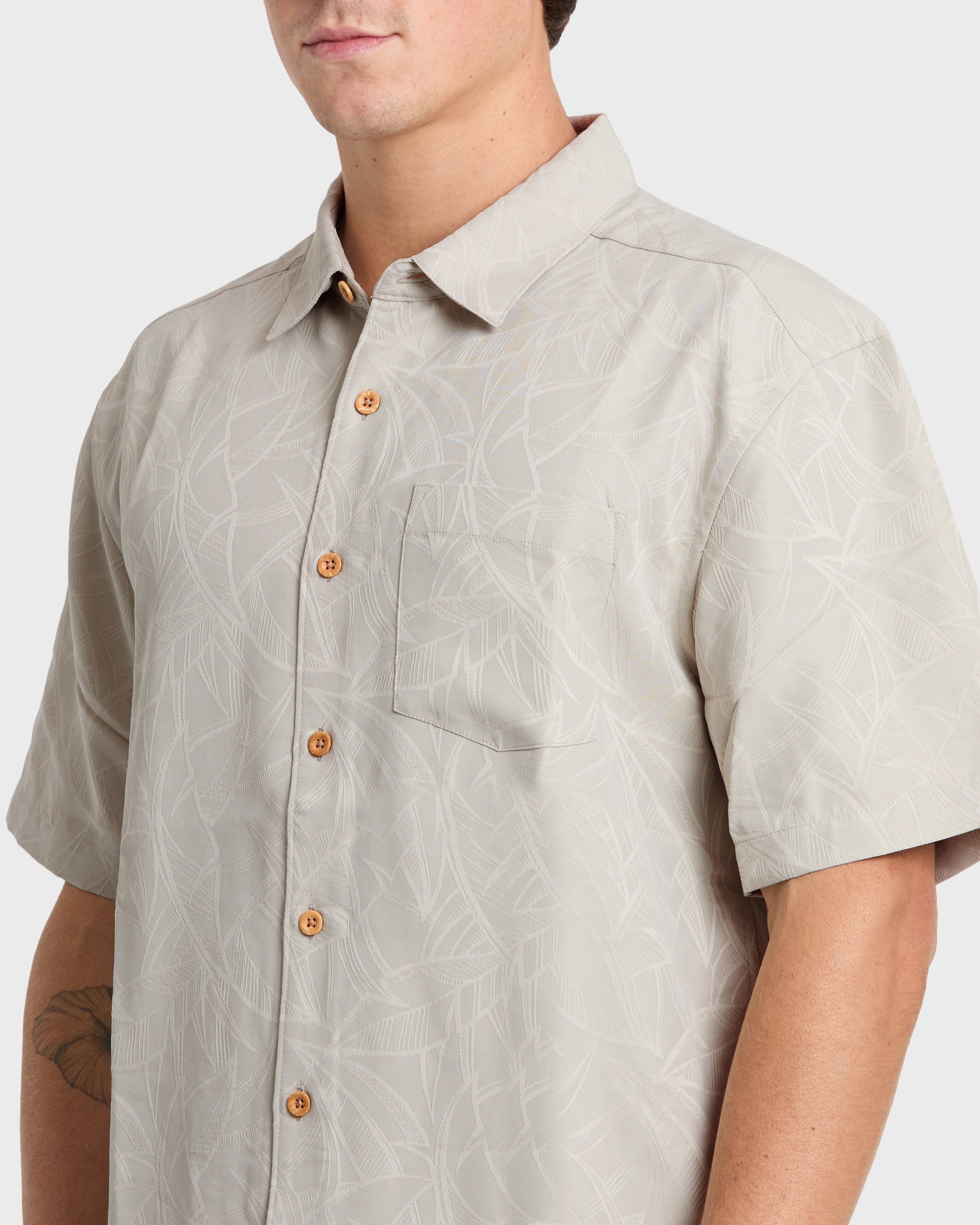 prunegoldschmidt シャツ GUESS® Eco Jacquard Foliage Pocket Shirt