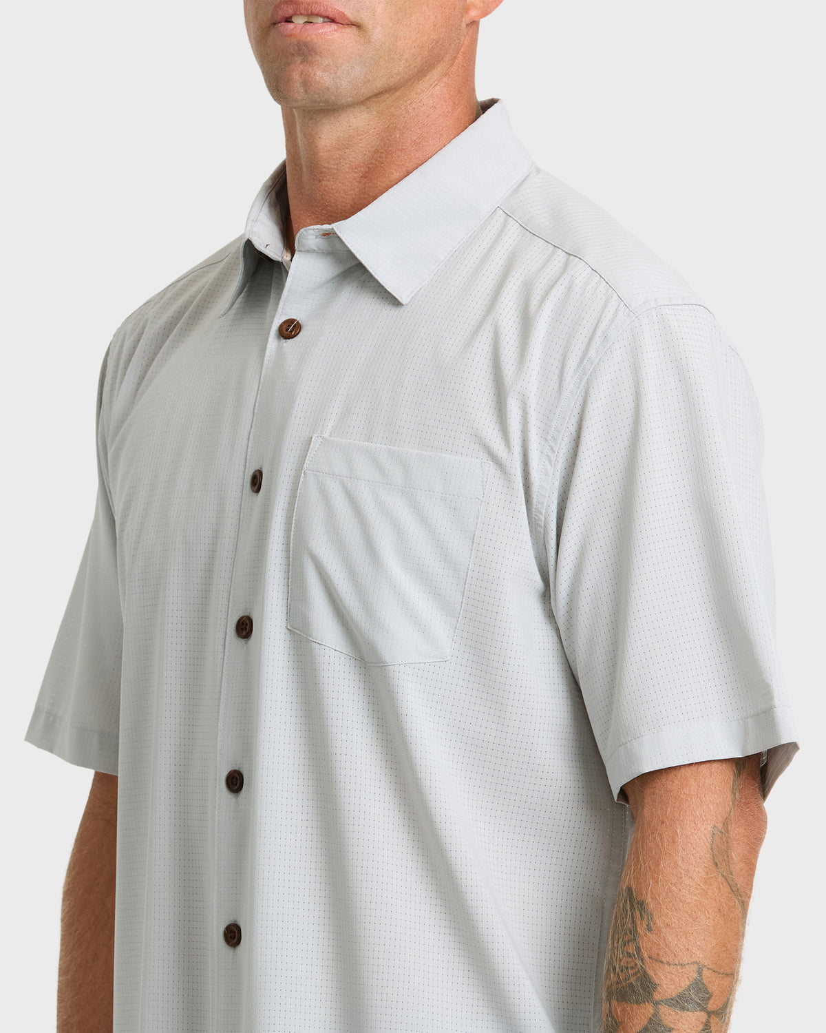 Chaser-Short-Sleeve-Woven-Shirt-High-Rise-5