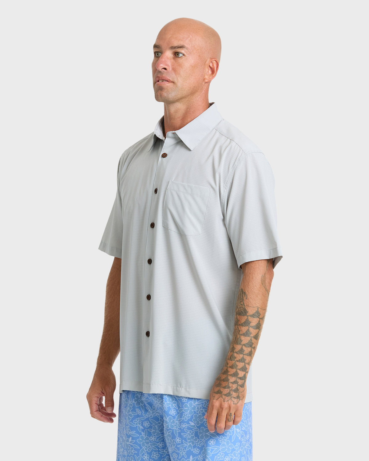 Chaser-Short-Sleeve-Woven-Shirt-High-Rise-4