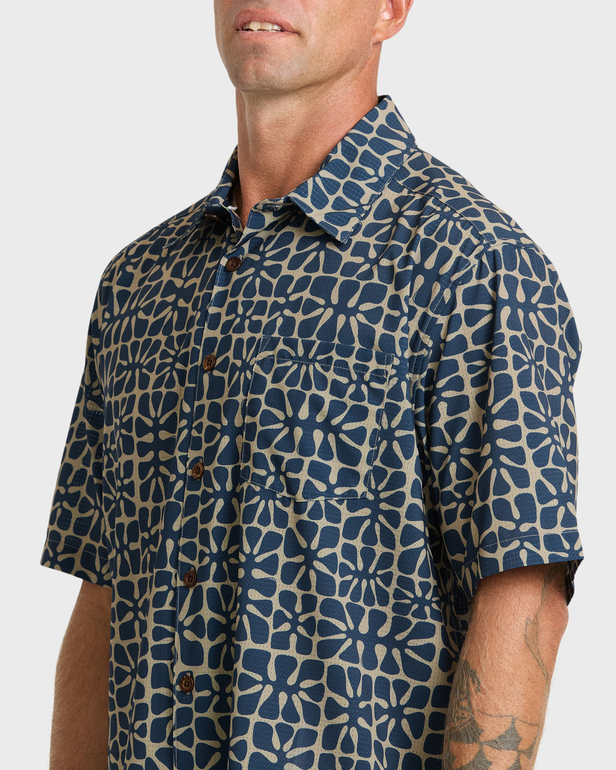 Waterman-Coral-Sea-Performance-Short-Sleeve-Shirt-Dark-Denim-5