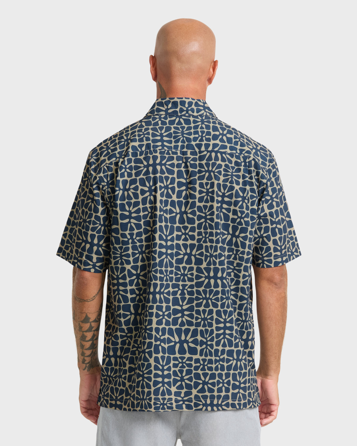 Waterman-Coral-Sea-Performance-Short-Sleeve-Shirt-Dark-Denim-2