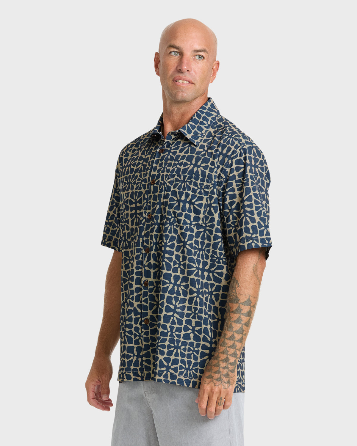 Waterman-Coral-Sea-Performance-Short-Sleeve-Shirt-Dark-Denim-4