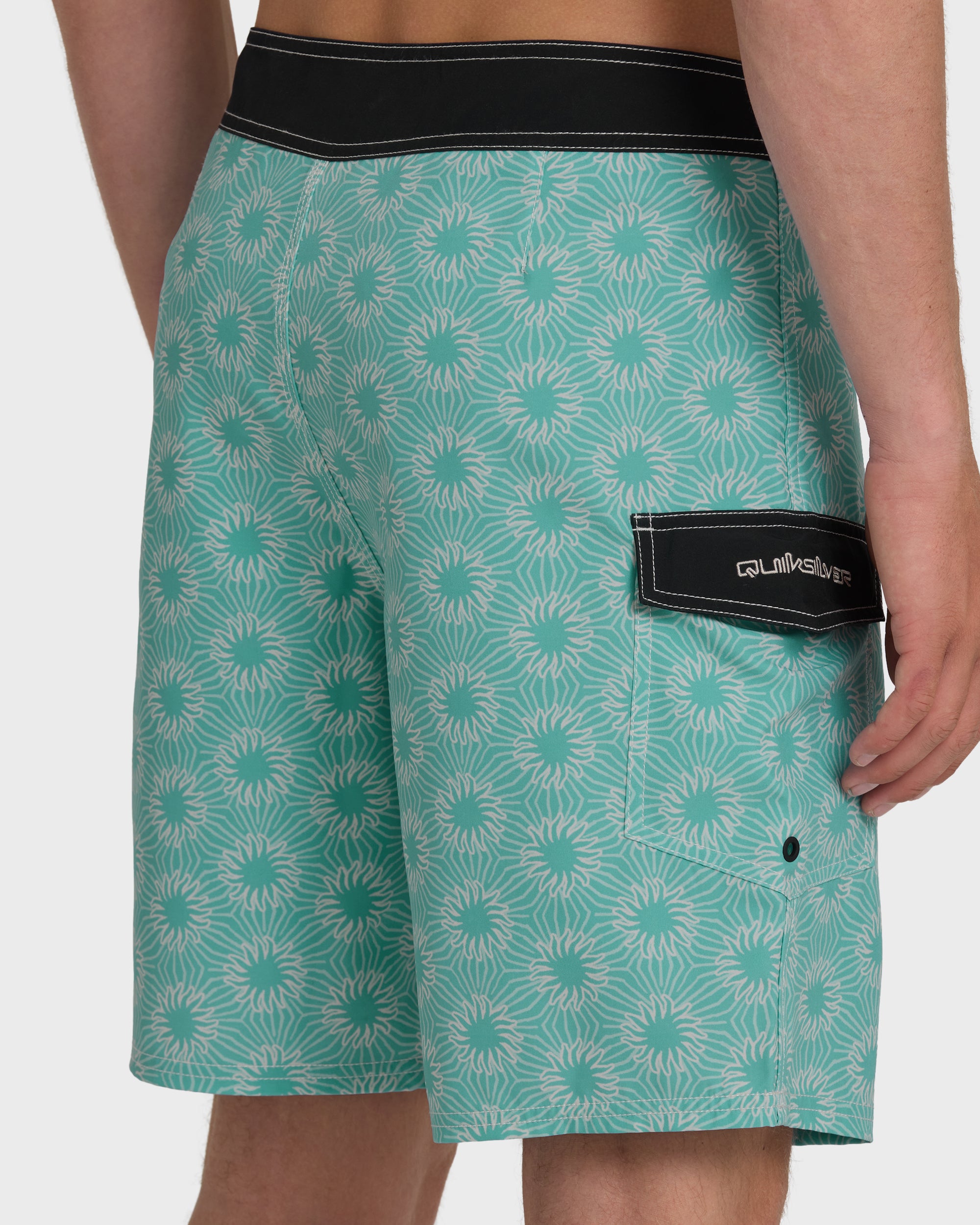 QUIKSILVER AQUA α XL Ocean Mayhem 19