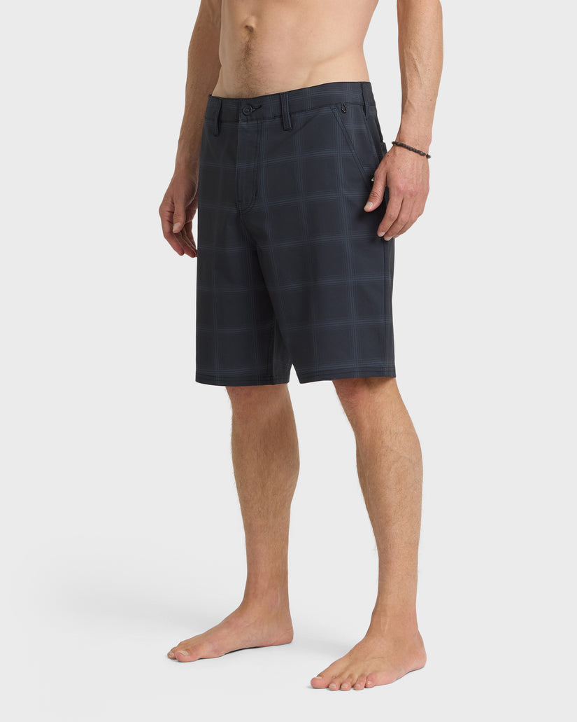 Union-Print-Amphibian-20"-Hybrid-Shorts-Black-4