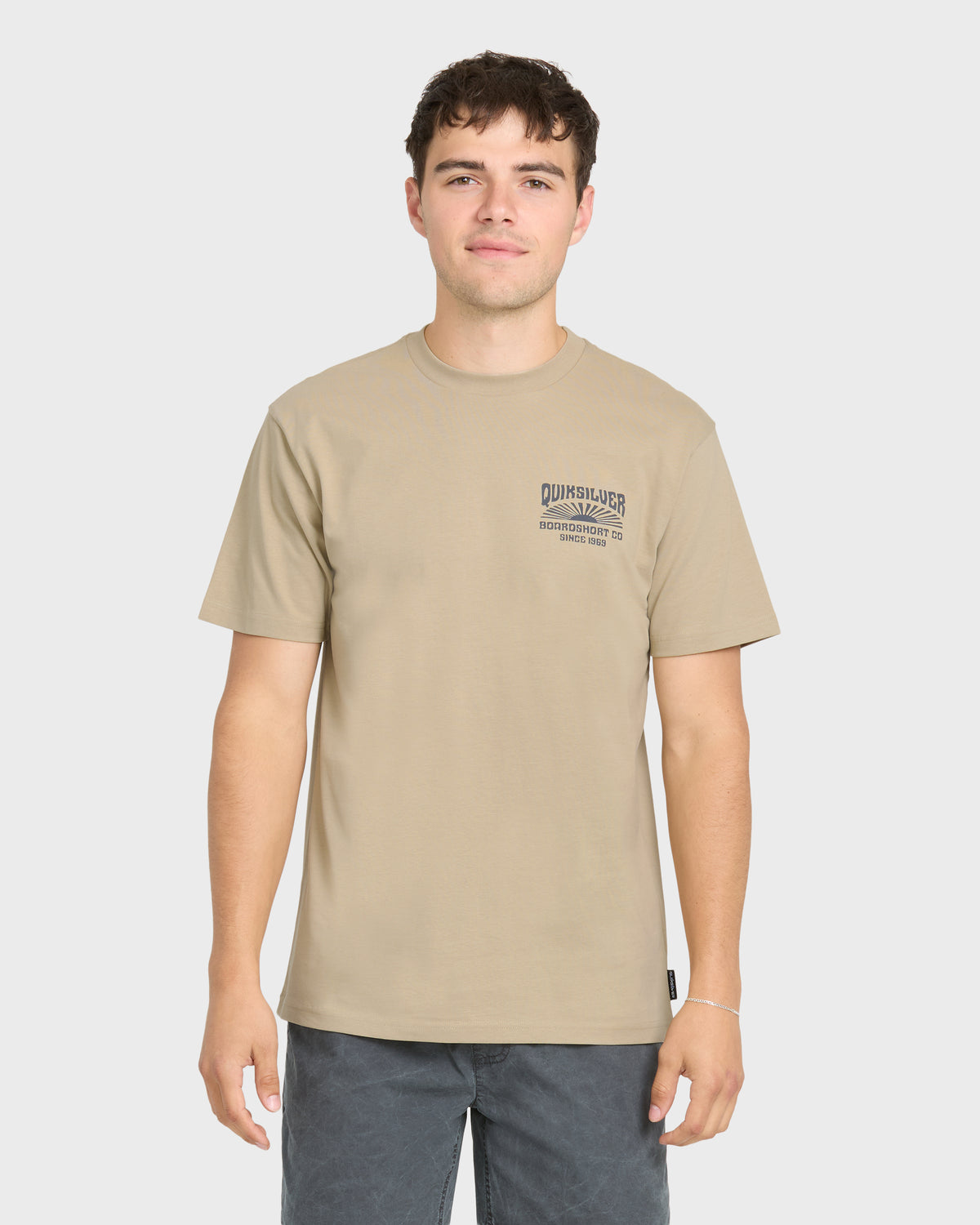 QS000555Y_SRO_OM-F.jpg