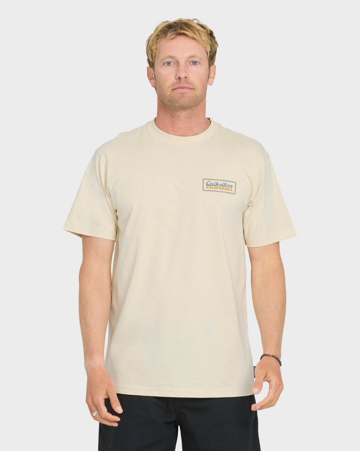 QS000588Y_BNE_OM-F.jpg