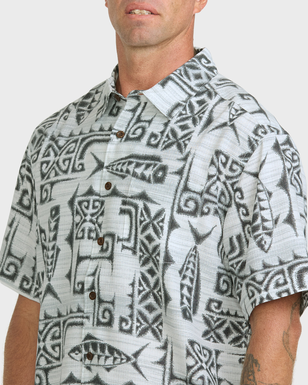 Waterman-Pescadero-Short-Sleeve-Woven-Shirt-High-Rise-5