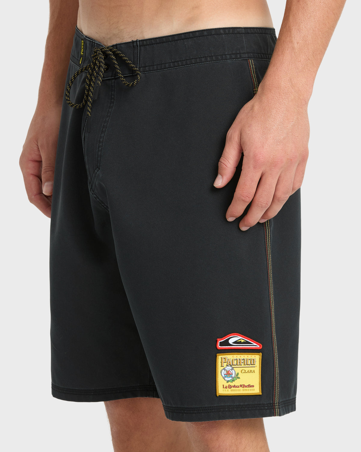 Pacifico-Ballena-20"-Boardshorts-Black-5