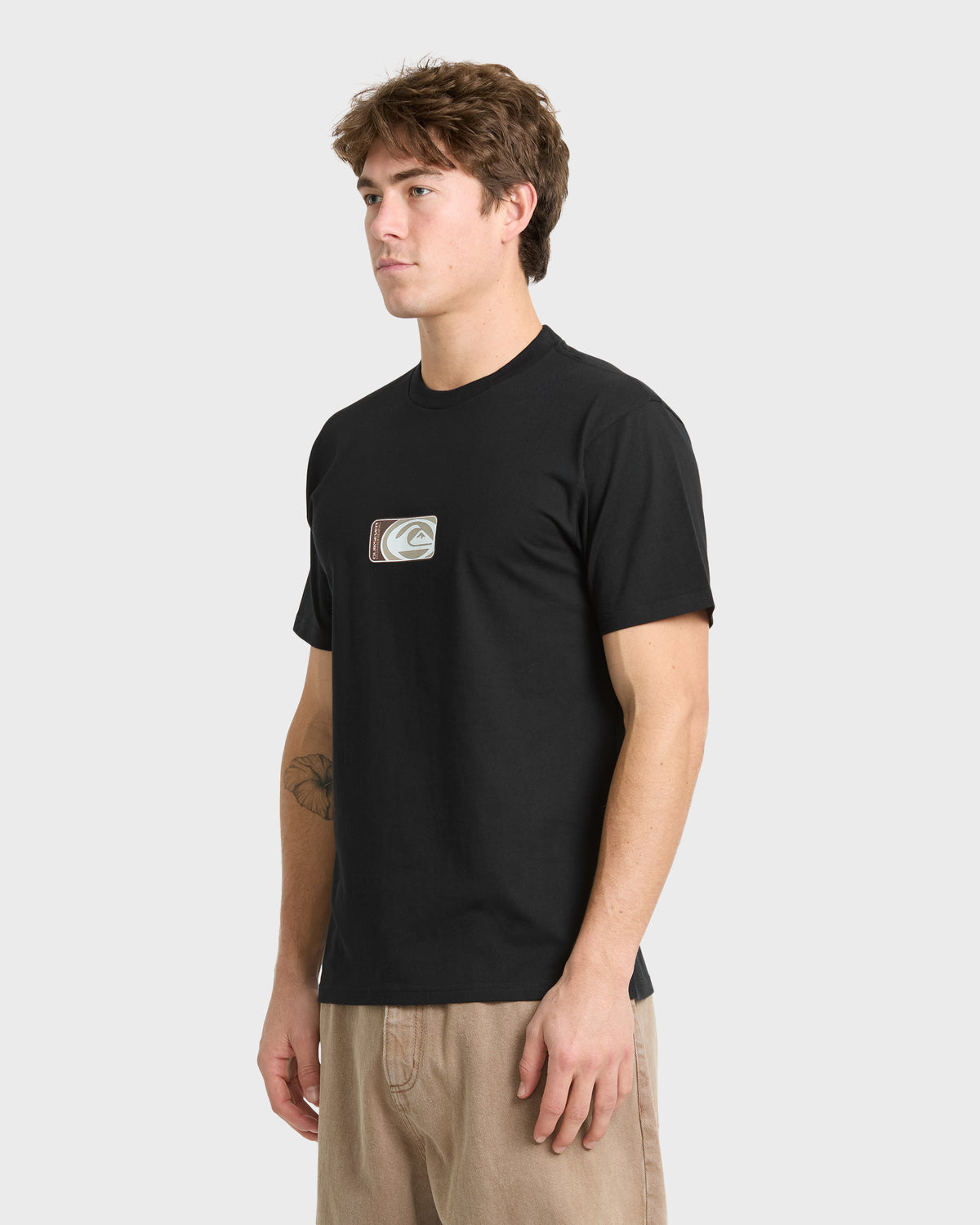 Saturn-Crest-Short-Sleeve-Cotton-T-Shirt-Black-4