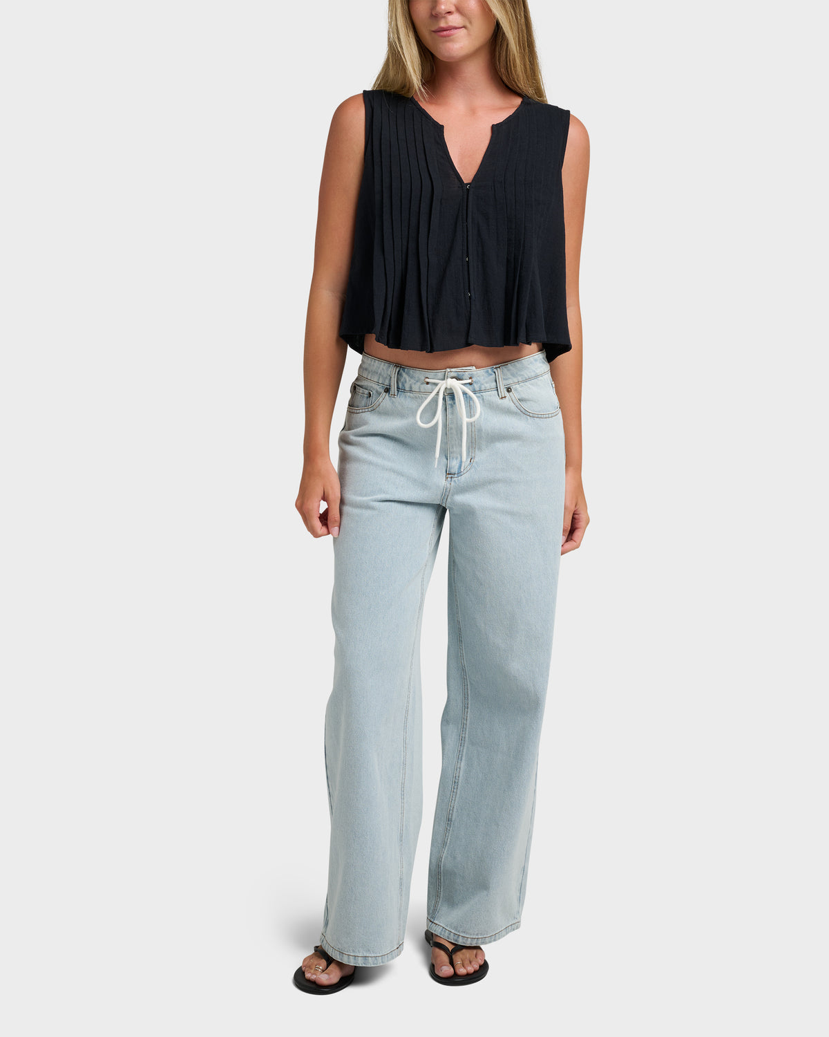Clover Pleated Sleeveless Crop Top