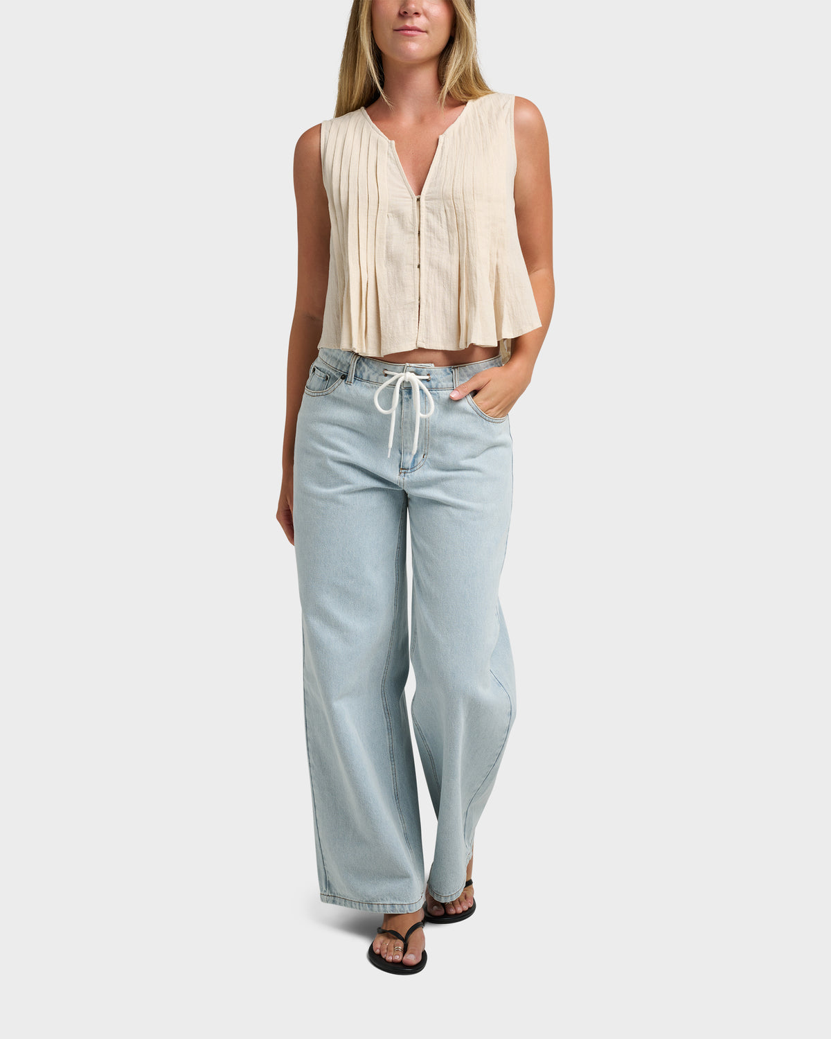 Clover Pleated Sleeveless Crop Top
