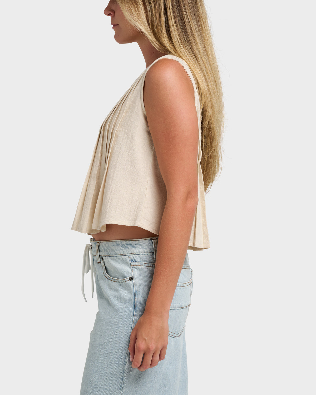 Clover Pleated Sleeveless Crop Top